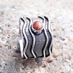 Stunning sunstone sterling silver ring